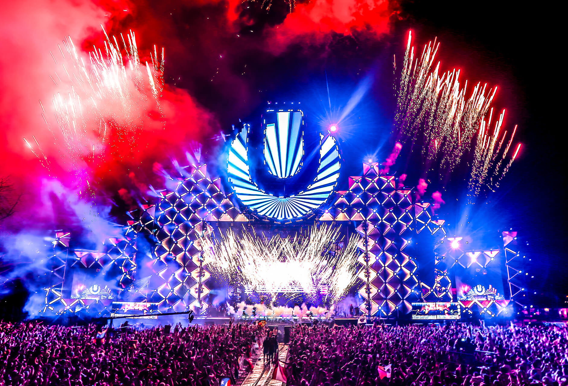 Ultra Music Festival main stage blazes with fireworks, pyro and lasers over a massive crowd